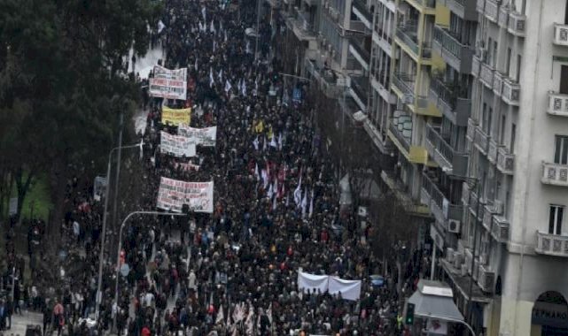 Yunanistan'da memurlar 24 stlik greve gitti