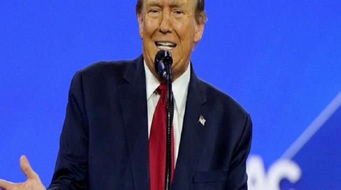 Trump'tan Biden taklidi: Hareketleriyle dalga geçmeden edemedi