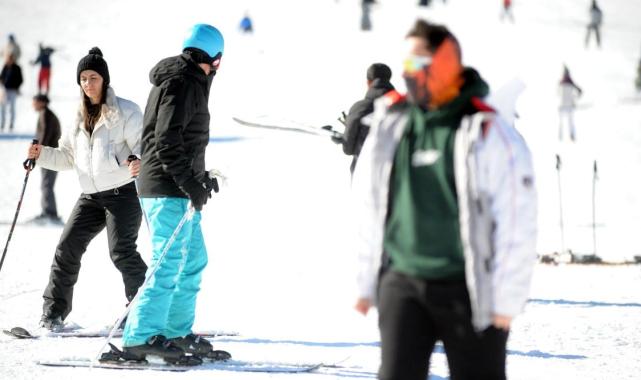Uludağ'daki kayak yapmak isteyen turistlere uyarı: 'Korsan öğretmenlere dikkat'
