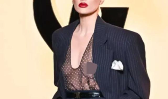 Victoria's Secret meleği Elsa Hosk cesur tarzı! Tülden bluz giydi