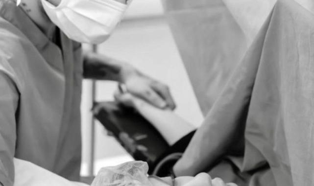 Yasemin Şefkatli doğum karelerini paylaştı! İbrahim Tatlıses detayına dikkat