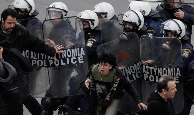 Yunanistan'da memurlar 24 stlik greve gitti