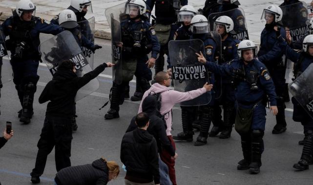 Yunanistan'da memurlar 24 stlik greve gitti