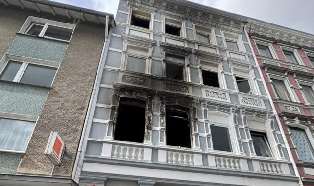 Almanya'da kundaklanan binadan kurtulan Türkler, panik anlarını anlattı