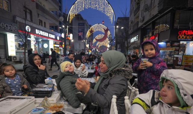 Bağcılar'da ramazan ayı boyunca sürecek etkinlikler için plato kuruldu