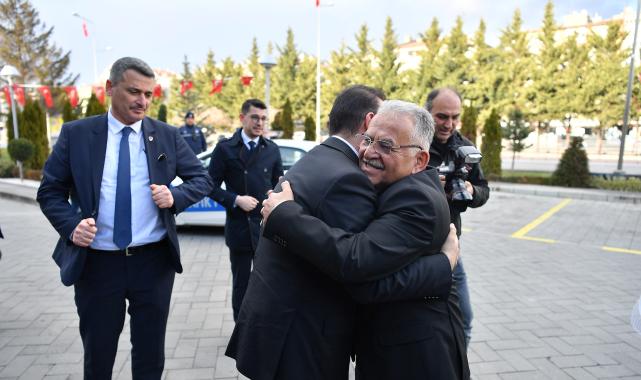 Bakan Kacır’dan Başkan Büyükkılıç’a ziyaret