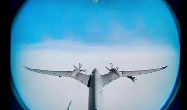 Bayraktar AKINCI'dan bir başarı daha! -122 Süpersonik Füze ile hedefi tam isabetle vurdu