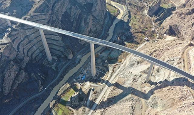 Bir dev hizmet daha tamamlandı! Yusufeli Viyadüğü'nde iki yaka kavuştu