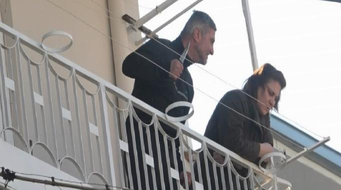 Bursa'da ablasını rehin aldı: Kadın elinden zor kurtuldu