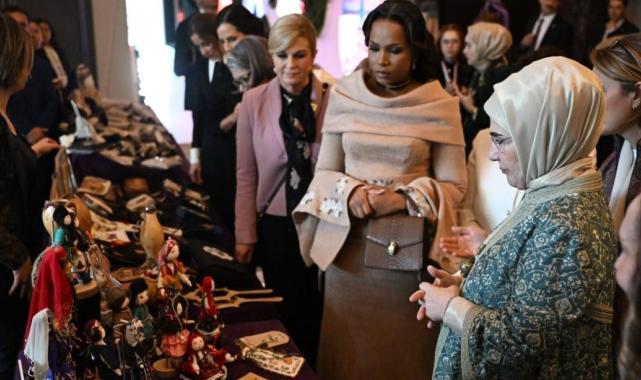 Emine Erdoğan lider eşleriyle sergi gezdi