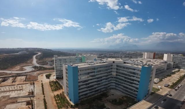 Fahrettin Koca paylaştı: Antalya Şehir Hastanemiz yarın açılıyor