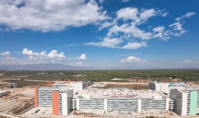 Fahrettin Koca paylaştı: Antalya Şehir Hastanemiz yarın açılıyor