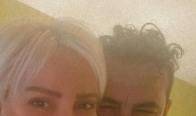 Ferhat Göçer, sevgilisi Ömür Gedik'le ev hallerini paylaştı: "15 yıl oldu"