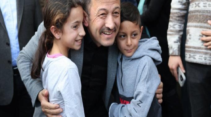 Hamza Dağ'a yoğun destek! İzmir hizmet görsün