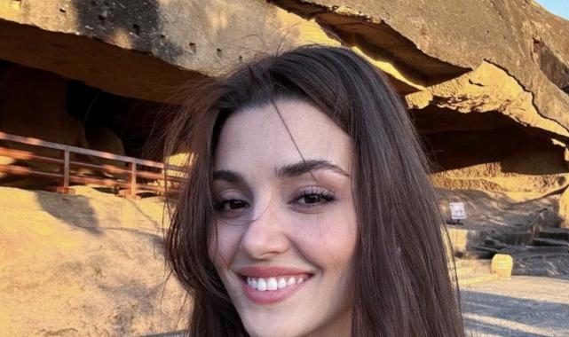 Hande Erçel'den yeni paylaşım! Hintçe konuştu, gören inanamadı...