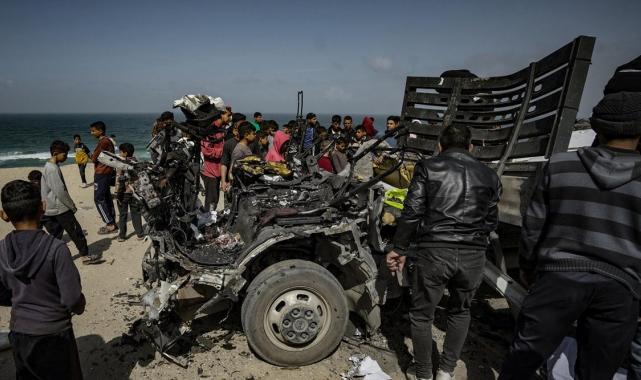 İsrail ordusu Gazze'de insani yardım aracına saldırdı: 9 kişi hayatını kaybetti