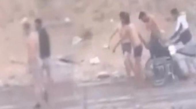 İsrail Şifa Hastanesi'ndeki Filistinlileri yarı çıplak şekilde göçe zorladı