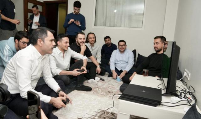 İstanbul adayı Murat Kurum'dan gençlere mektup: 'Endişesiz bir yaşam sürmeniz için çok çalıştım'