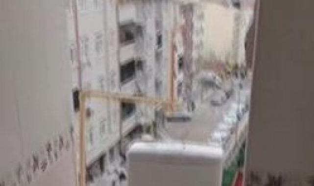 İstanbul'da kentsel dönüşüm yıkımı gerçeği ortaya çıkardı: Tuvalet açıkta kaldı