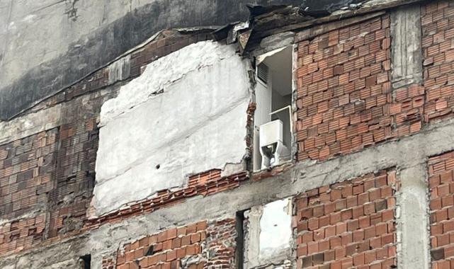İstanbul'da kentsel dönüşüm yıkımı gerçeği ortaya çıkardı: Tuvalet açıkta kaldı