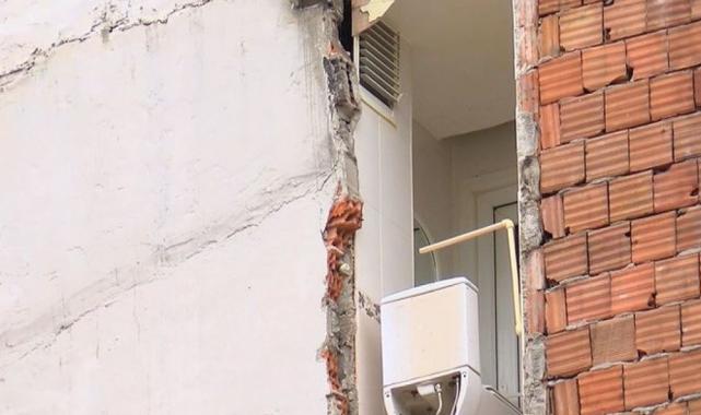 İstanbul'da kentsel dönüşüm yıkımı gerçeği ortaya çıkardı: Tuvalet açıkta kaldı