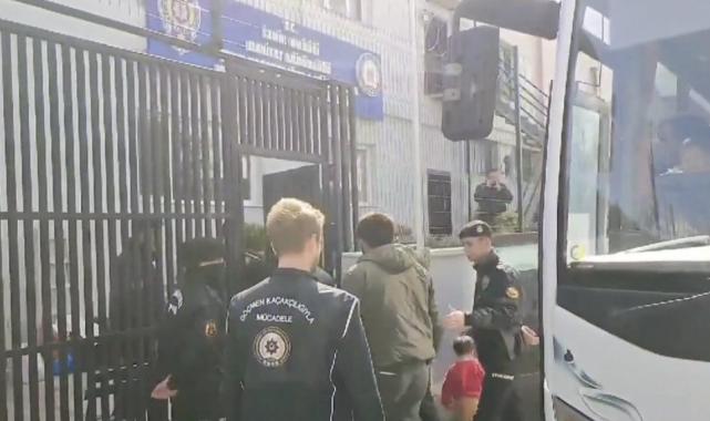 İzmir'de düzensiz göçmen operasyonu! Konaklama imkanı sağlayan 35 otele işlem yapıldı