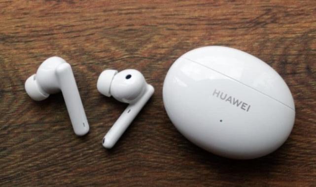 Kablosuz kulaklık rekabeti sürüyor: 5 farklı modeli inceledik