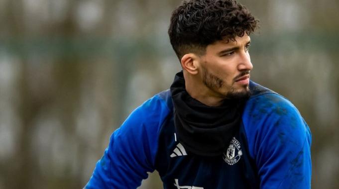 Manchester United kötü haberi verdi! Altay Bayındır sakatlandı