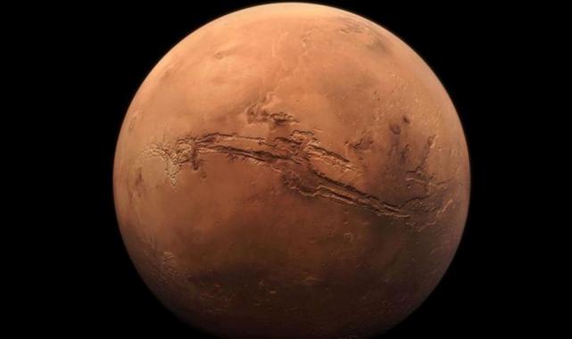 Mars'ta 'gizlenmiş' devasa yanardağ keşfi: Yaşam belirtisi barındırıyor olabilir