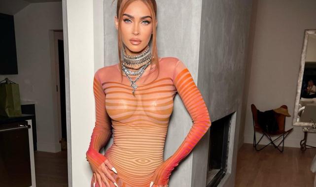 Megan Fox, yeni göğüsleri için ne kadar para harcadığını açıkladı