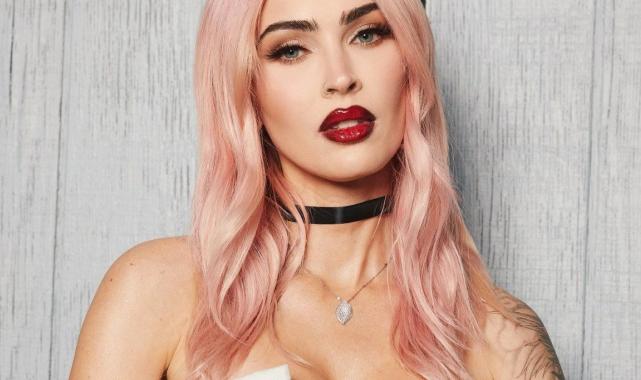 Megan Fox, yeni göğüsleri için ne kadar para harcadığını açıkladı