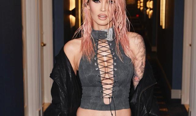 Megan Fox, yeni göğüsleri için ne kadar para harcadığını açıkladı