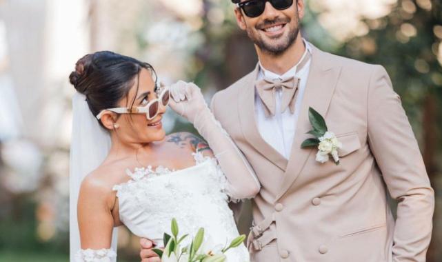 Melek Mosso, gelinlikli pozlarına yapılan çirkin yorumlara cevap verdi