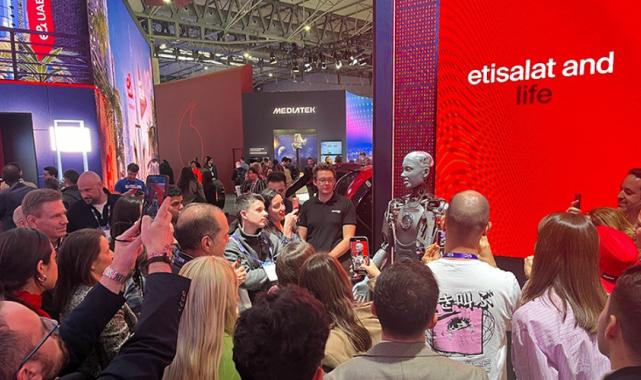 Mobil Dünya Kongresi'ne akıllı robotlar damga vurdu