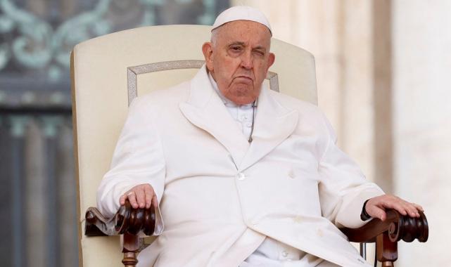 Papa Franciscus: Kilise, cinsel istismar mağdurlarını dinlemeli