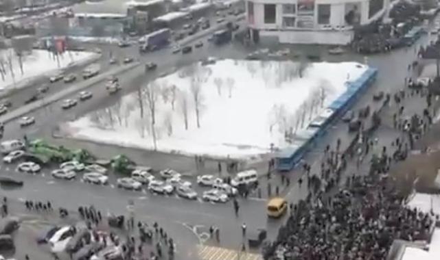 Rus muhalif Aleksey Navalny'nin cenaze töreninden ilk görüntüler