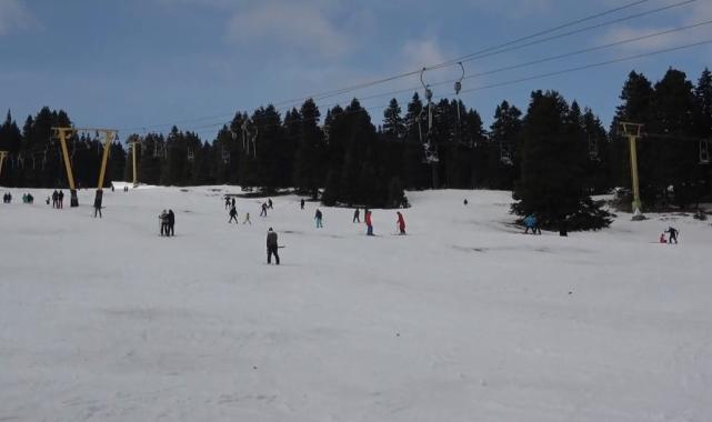 Sezon bitiyor! Tatilciler Uludağ’da indirimleri değerlendiriyor