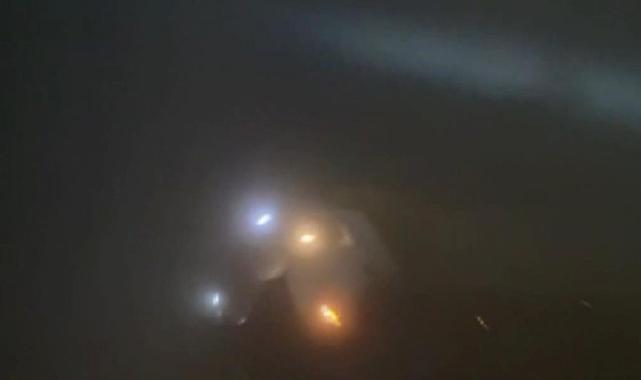 Sultangazi'de hafriyat döken kamyon uçuruma düştü