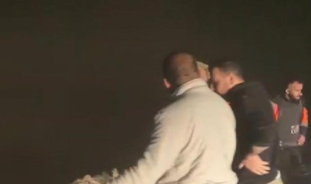 Sultangazi'de hafriyat döken kamyon uçuruma düştü