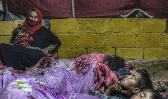 Suriye'nin kuzeyinde ilk sahur: Farklı şeyler yemek isterdik ama imkanımız kısıtlı