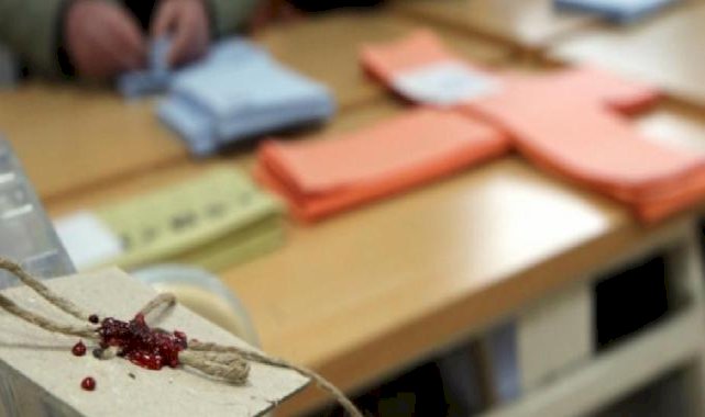 32 ilin ardından tüm Türkiye'de oy verme işlemi başladı