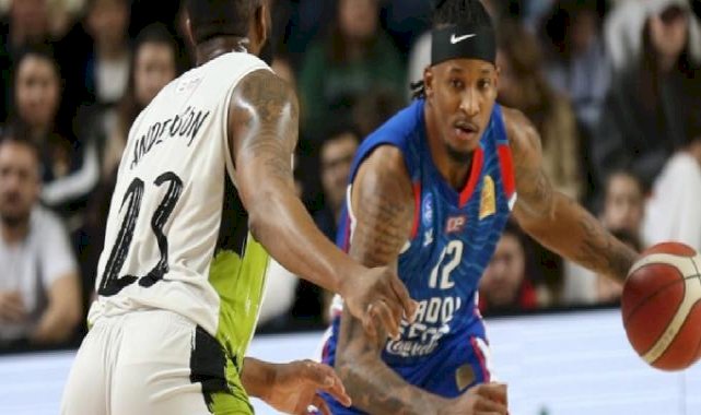 Anadolu Efes, Manisa Büyükşehir Belediyespor'u yendi