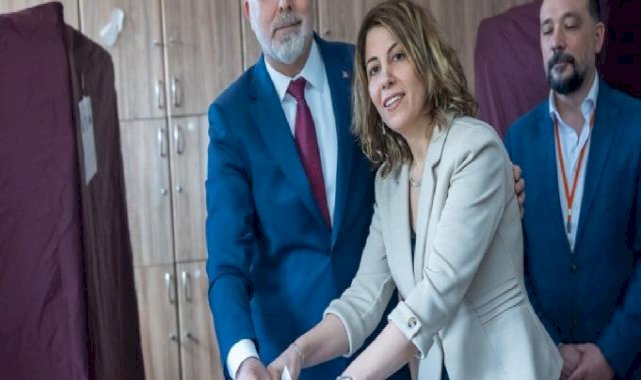 Bakan Işıkhan, Ankara'da oyunu kullandı