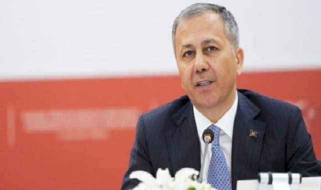 Bakan Yerlikaya, Bandırma mitinginde vatandaşlara hitap etti