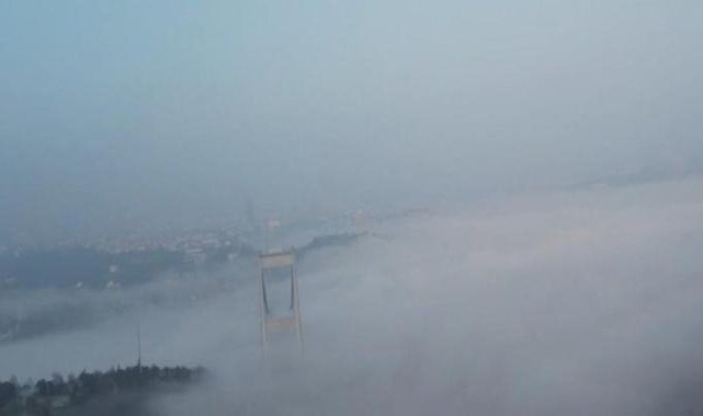 İstanbul'da sis etkili oldu: Boğazda gemi trafiği durdu