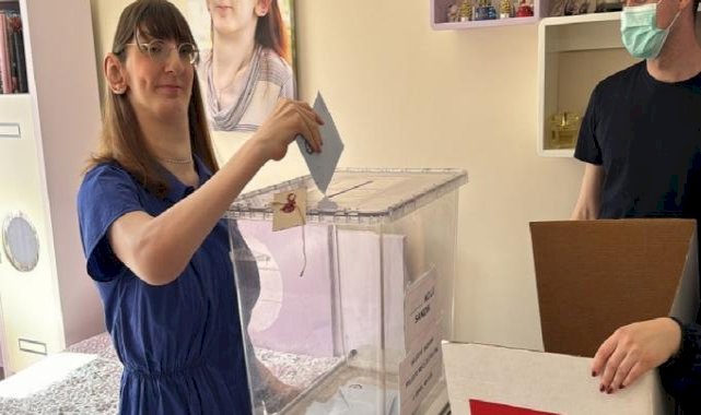 Karabük'te 'dünyanın en uzun boylu kadını' oyunu kullandı