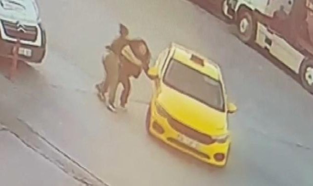 Küçükçekmece'de taksici ile kadın yolcu birbirine girdi