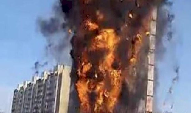 Rusya'da inşt halindeki bina yandı