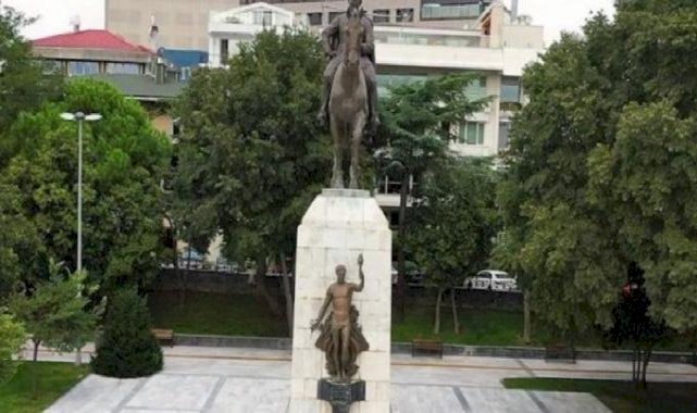 Sultan Abdülaziz’in cami temeli üzerine dikilen İsmet İnönü heykelini İBB koruma altına aldı