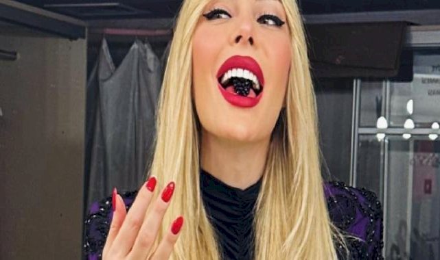 Sunucu Hande Sarıoğlu ilahi okudu! Canlı yayın anları sosyal medyada gündem oldu